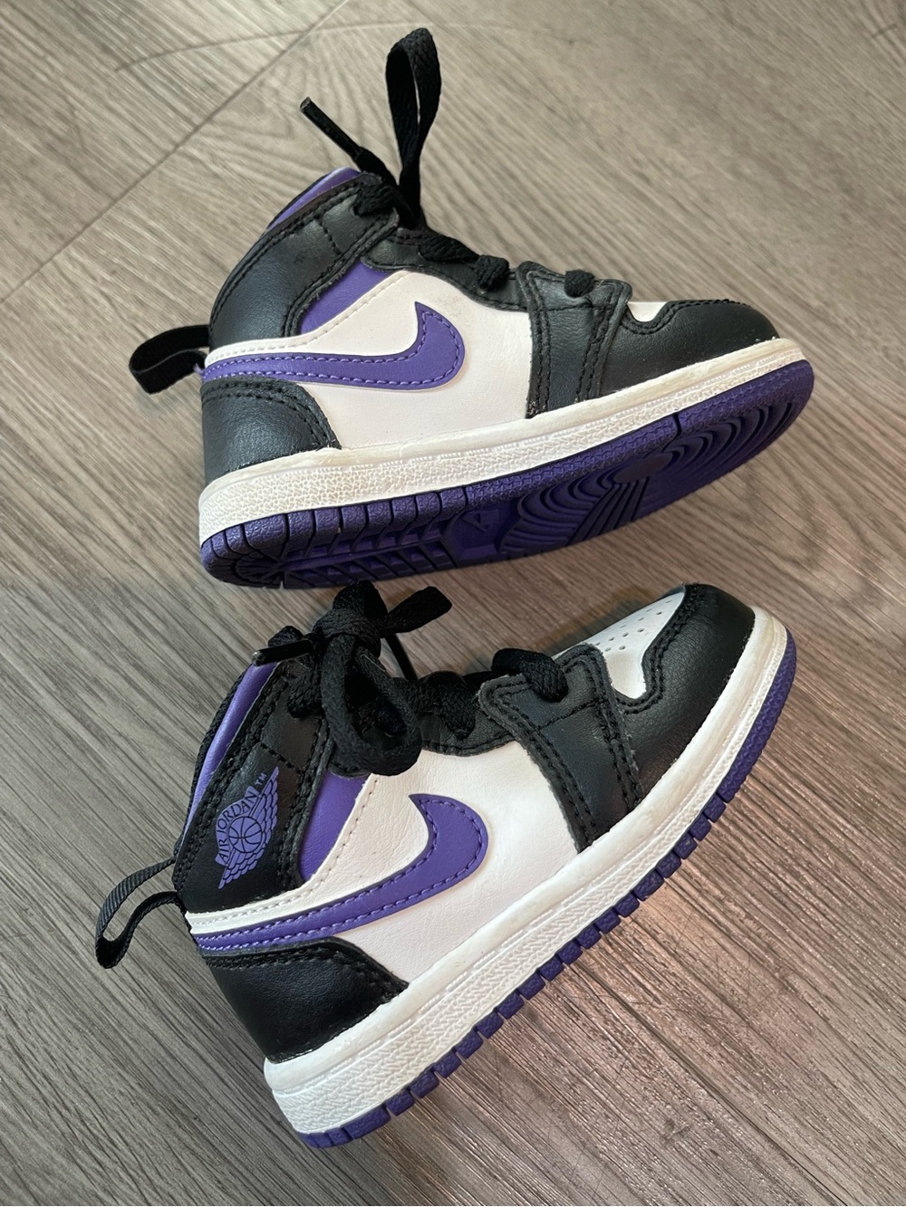Baby Nike Jordan 1 mid size 5